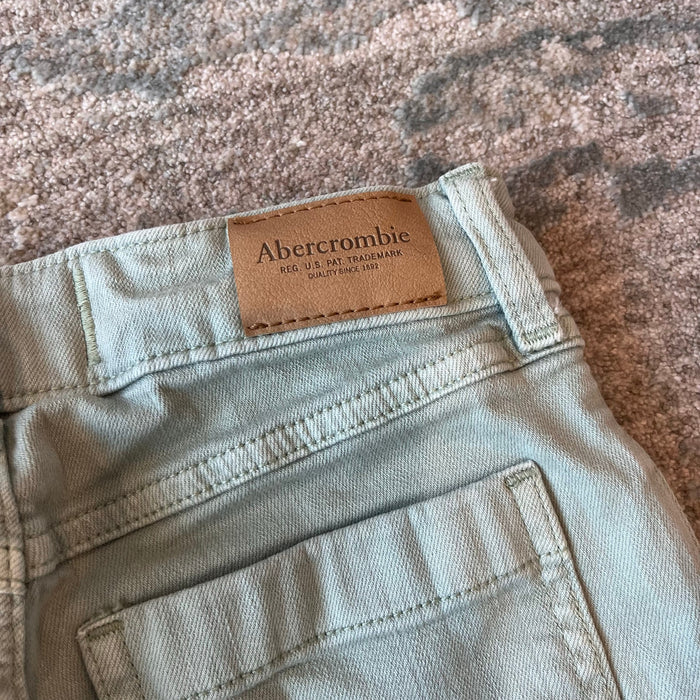 Abercrombie Kids High Rise Wide Leg Cargo Jeans 7/8 Long