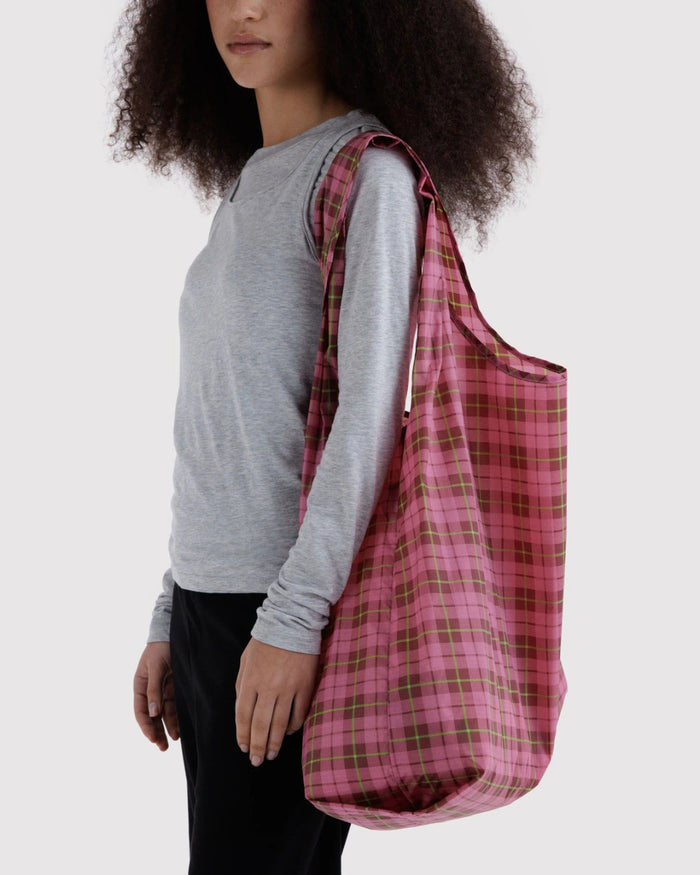 Azalea Pink Tartan Big BAGGU | BAGGU | Big BAGGU