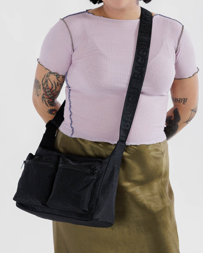 Black Medium Cargo Crossbody | BAGGU | Medium Cargo Crossbody