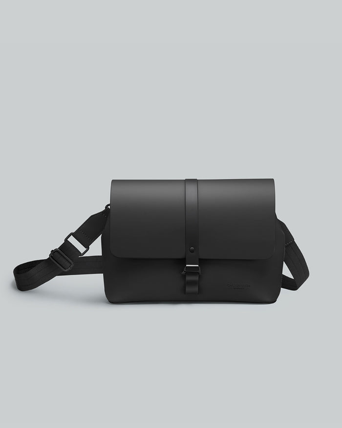 Black Medium Spläsh Waterproof Crossbody Bag