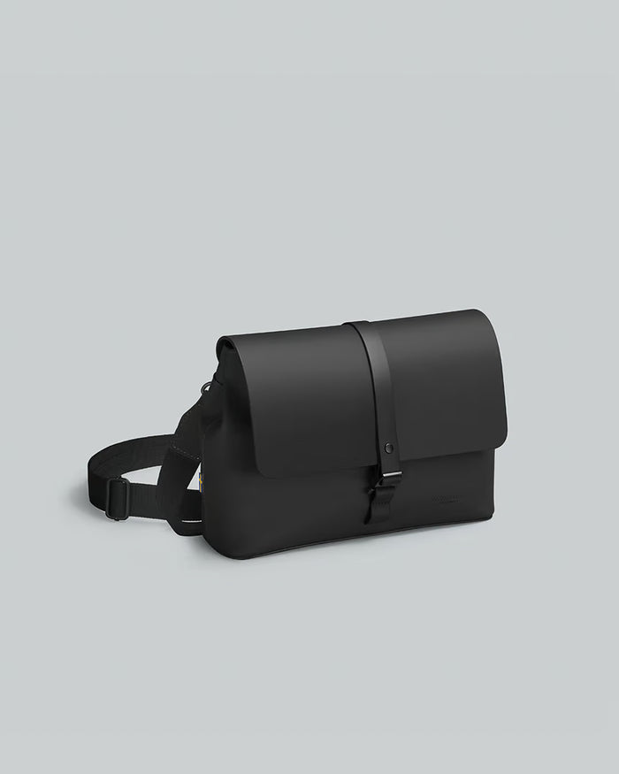 Black Medium Spläsh Waterproof Crossbody Bag