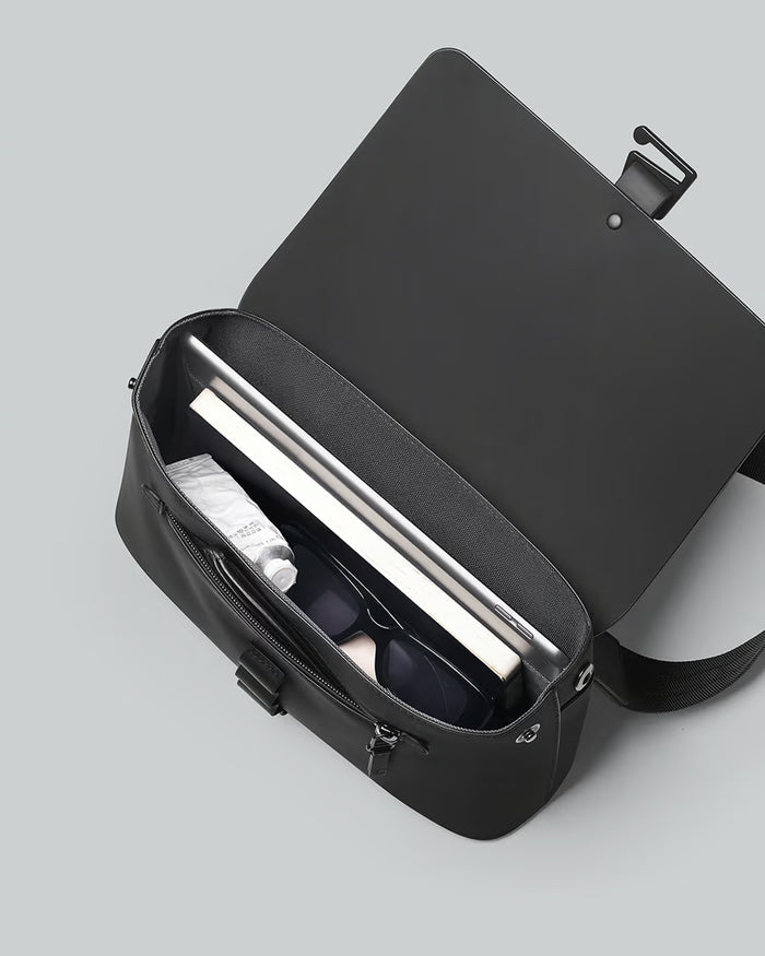 Black Medium Spläsh Waterproof Crossbody Bag