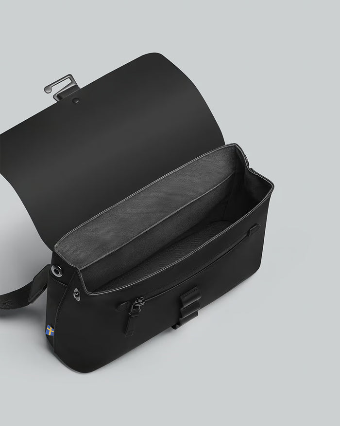 Black Medium Spläsh Waterproof Crossbody Bag