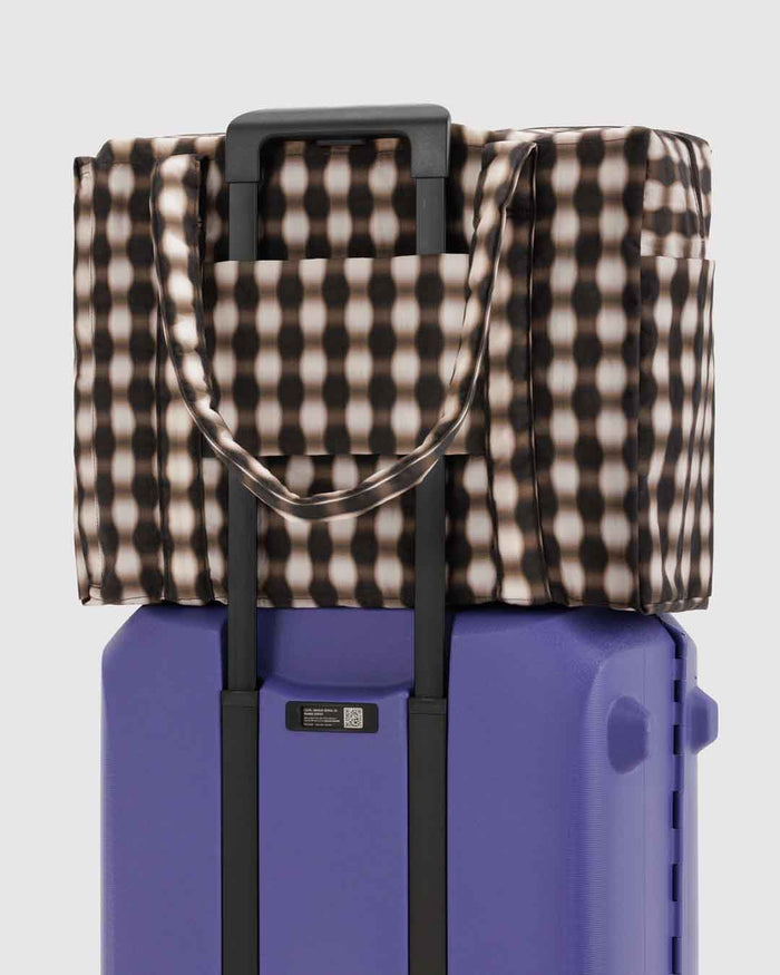 Blurred Gingham Brown Cloud Carry-on | BAGGU | Cloud Carry-On