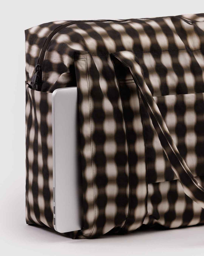 Blurred Gingham Brown Cloud Carry-on | BAGGU | Cloud Carry-On
