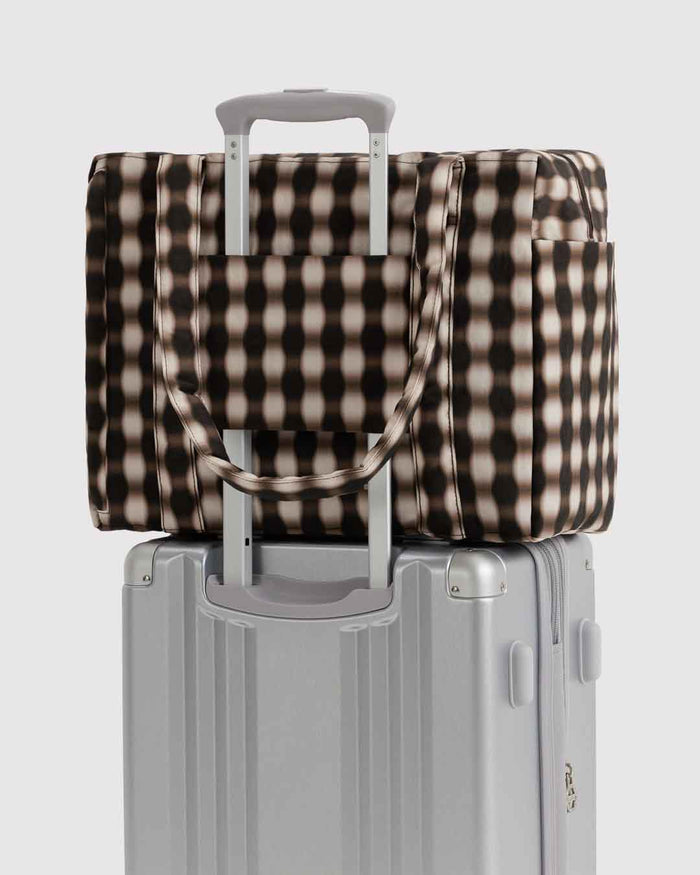 Blurred Gingham Brown Small Cloud Carry-On Bag | BAGGU | Small Cloud Carry-on