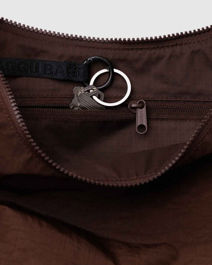 Coffee Medium Nylon Crescent Bag | BAGGU | Medium Nylon Crescent Bag