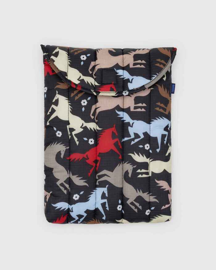 Horse Cut-Outs puffy laptop sleeve 13"/14" | BAGGU | Laptop Sleeve 13”/14"