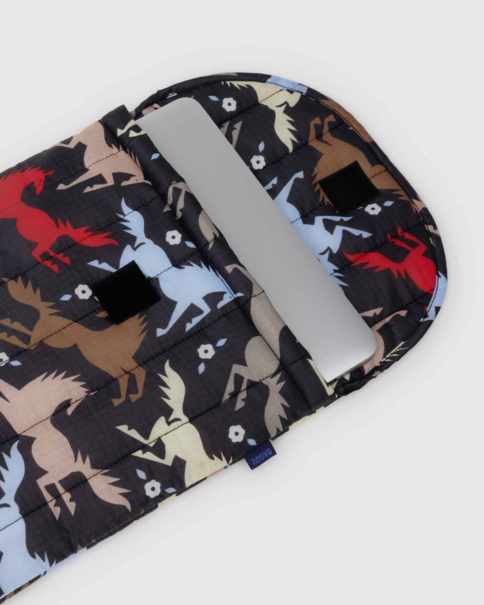 Horse Cut-Outs puffy laptop sleeve 16" | BAGGU | Puffy Laptop Sleeve 16"