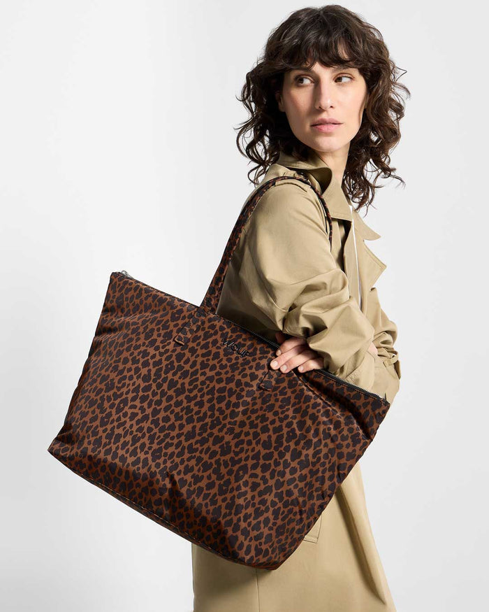 Leo Shopper Tote Bag