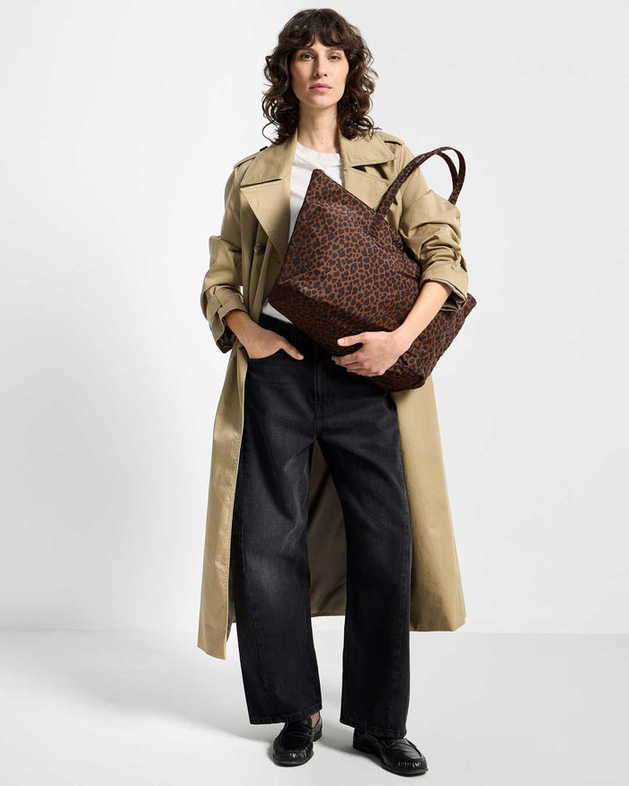 Leo Shopper Tote Bag