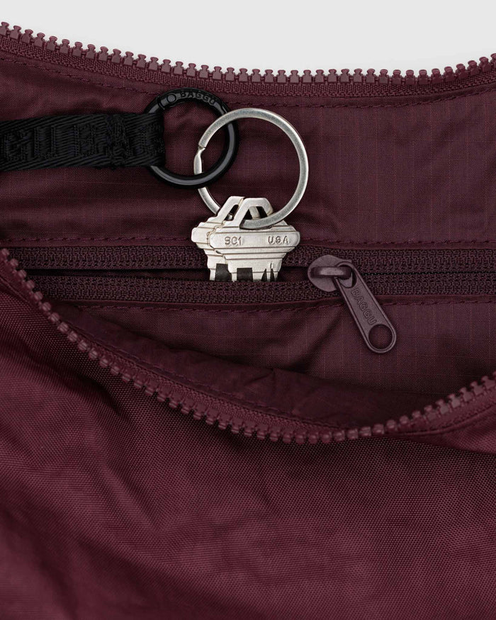 Mahogany Medium Nylon Crescent Bag | BAGGU | Medium Nylon Crescent Bag