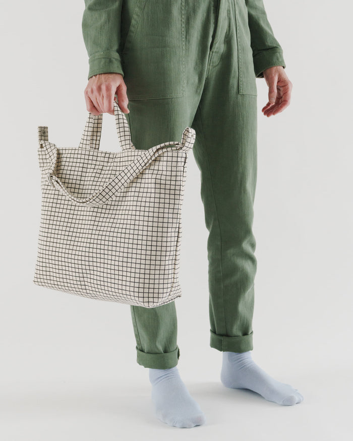 Natural Grid Horizontal Zip Duck Bag | BAGGU | Zip Duck Bag