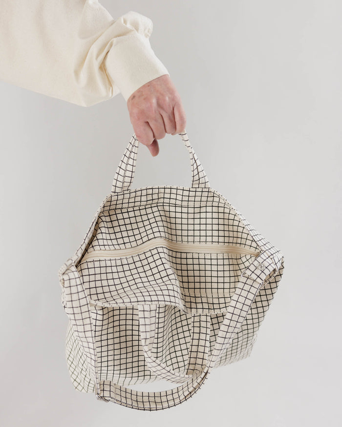Natural Grid Horizontal Zip Duck Bag | BAGGU | Zip Duck Bag