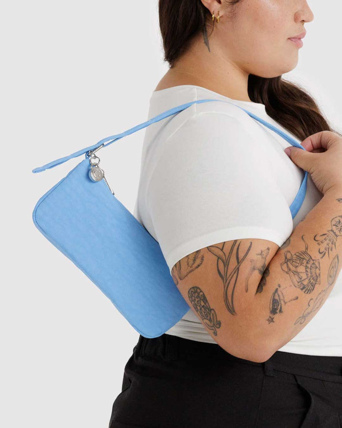 Piscine Nylon Pochette | BAGGU | Nylon Pochette