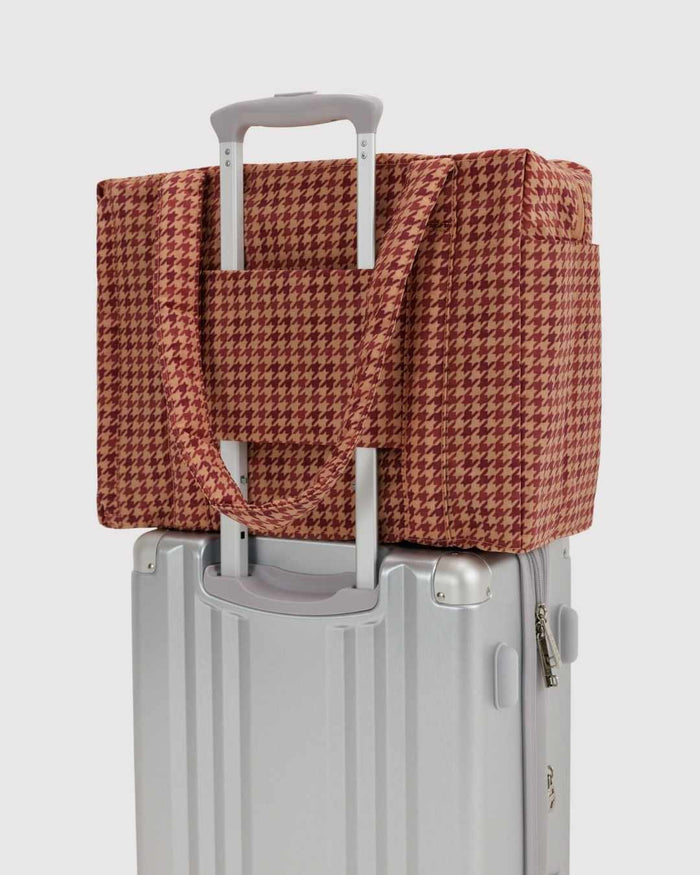 Tan Houndstooth Small Cloud Carry-On | BAGGU | Small Cloud Carry-On