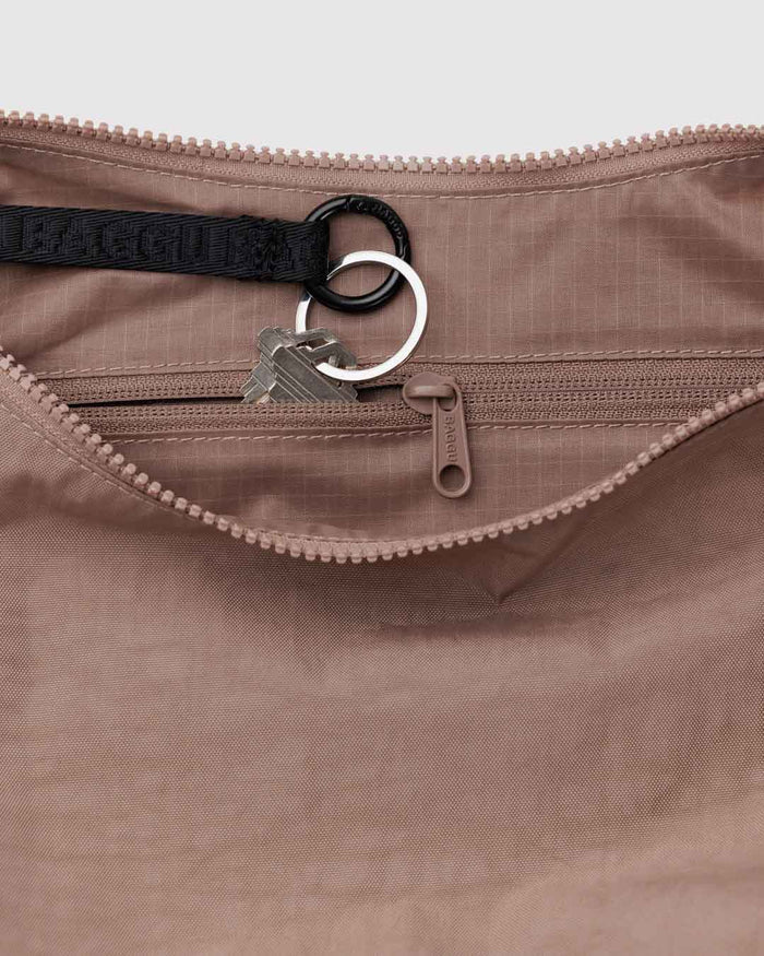 Toasted Almond Medium Nylon Crescent Bag | BAGGU | Medium Nylon Crescent Bag