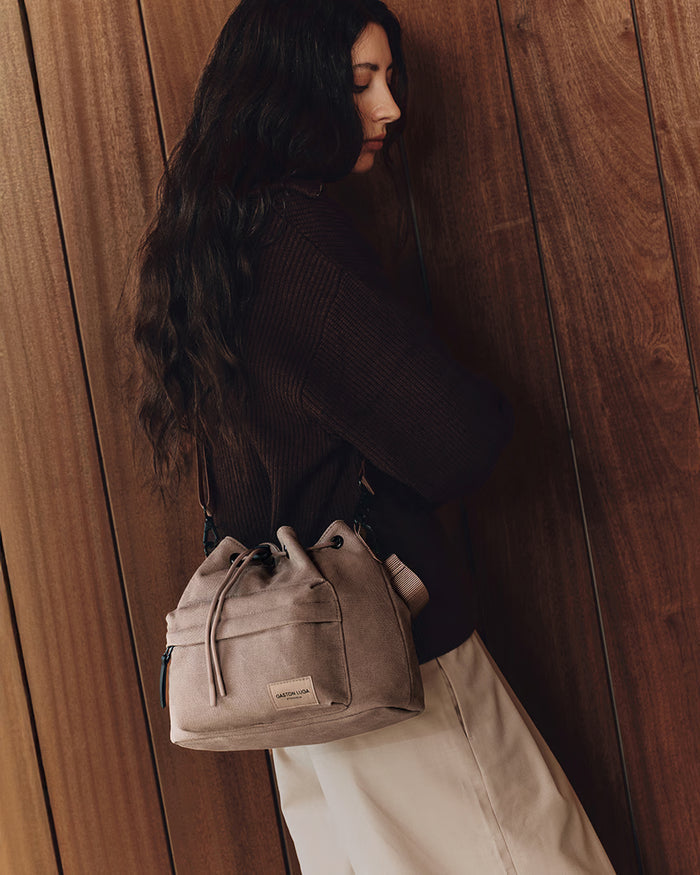 Weave Dusty Brown Spläsh Bucket Waterproof Crossbody Bag